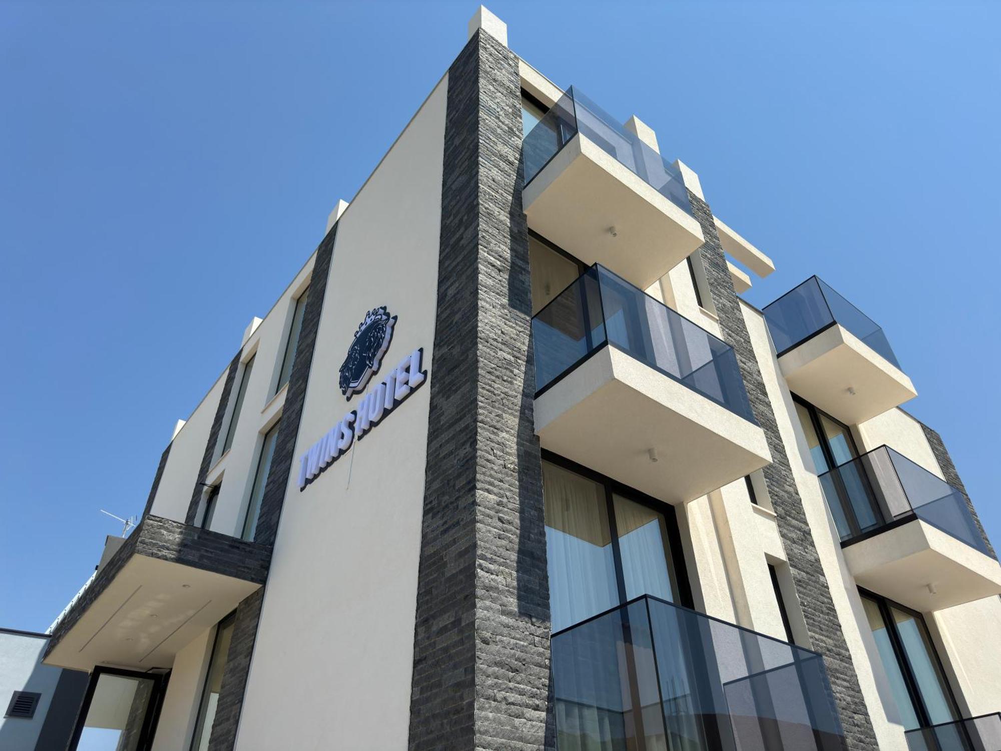 Twins Hotel Vlorë Exteriör bild