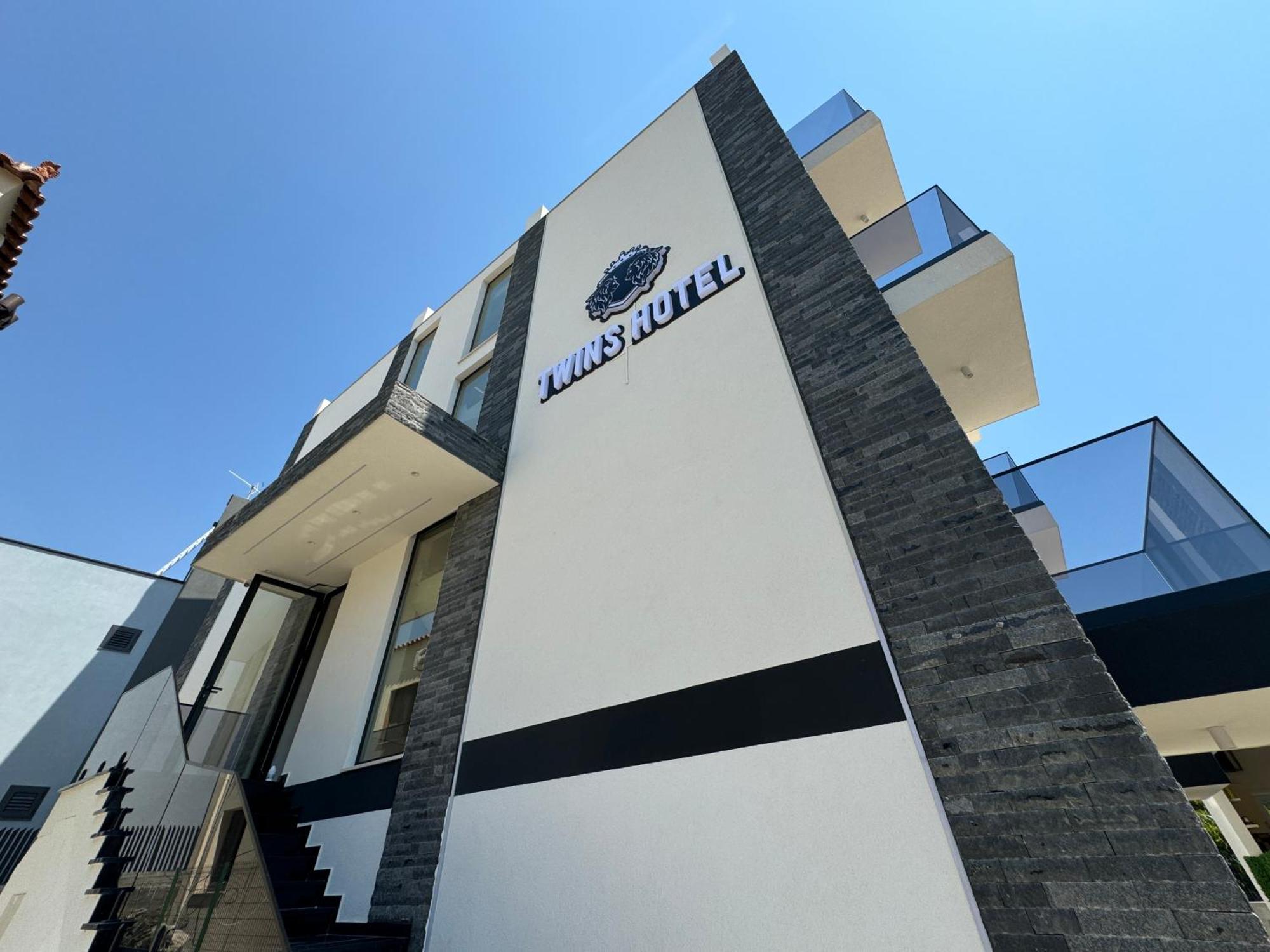 Twins Hotel Vlorë Exteriör bild